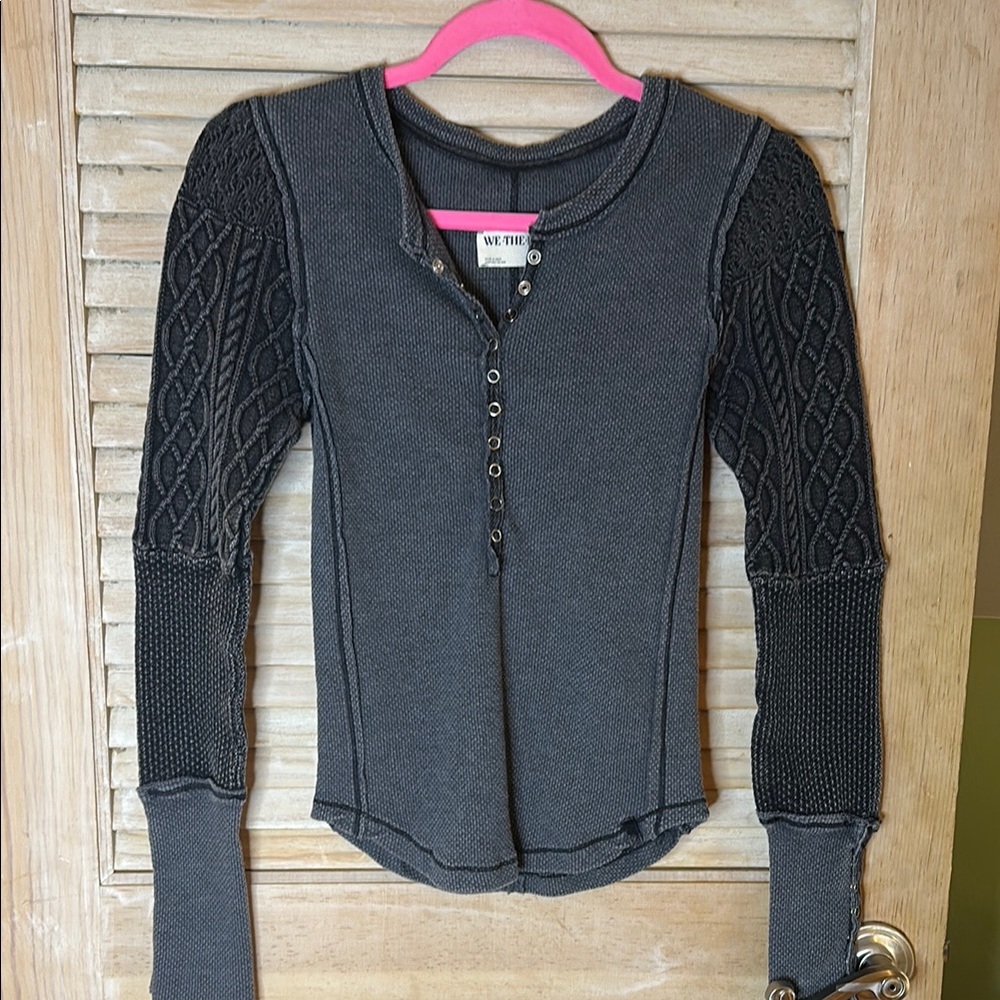 We The Free Gray Textured Sleeve Blouse